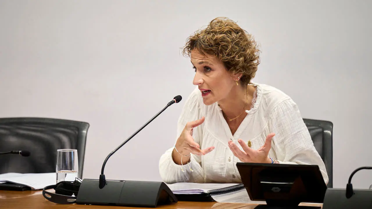 Comparecencia de Mar&iacute;a Chivite, presidenta del Ejecutivo foral durante la comisi&oacute;n de investigaci&oacute;n del Parlamento de Navarra sobre licitaci&oacute;n y adjudicaci&oacute;n de obras p&uacute;blicas del Gobierno de Navarra. PABLO LASAOSA