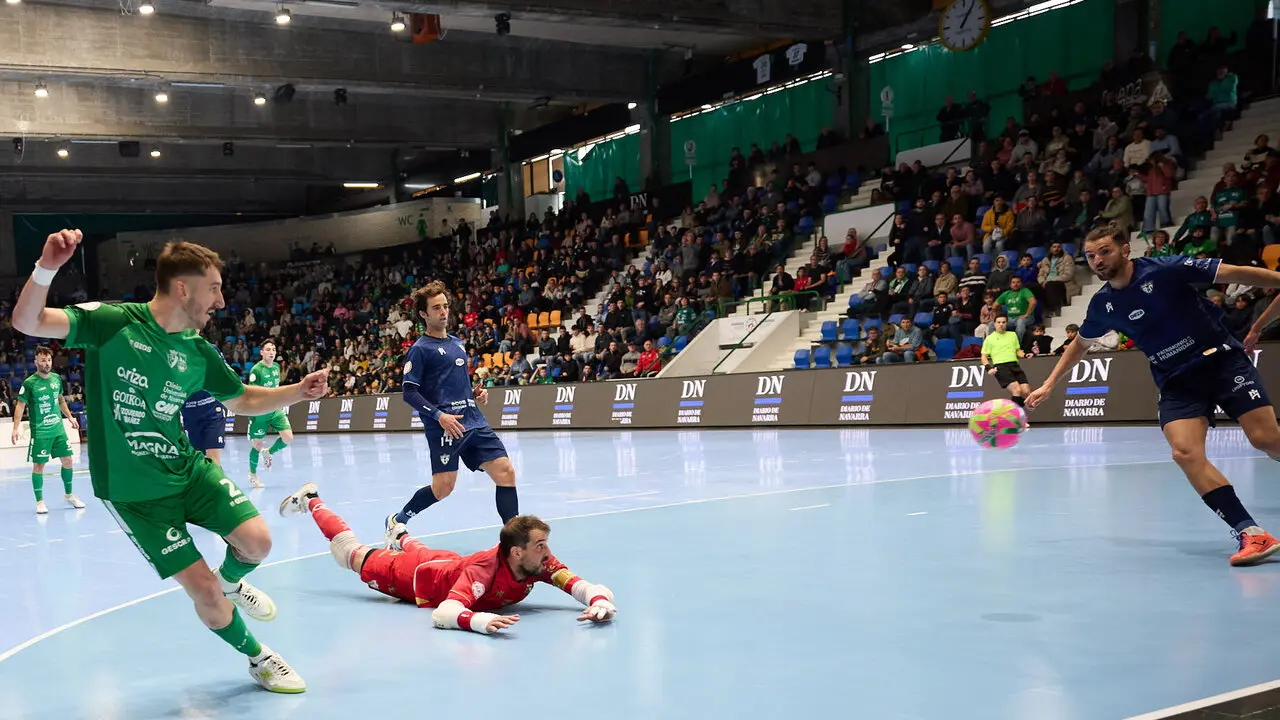 Partido de la Primera Divisi&oacute;n de F&uacute;tbol Sala entre Osasuna Magna Xota y C&oacute;rdoba Patrimonio de la Humanidad disputado en el pabell&oacute;n Anaitasuna. I&Ntilde;IGO ALZUGARAY