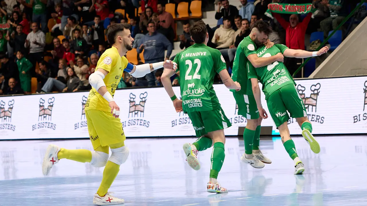 Partido de la Primera Divisi&oacute;n de F&uacute;tbol Sala entre Osasuna Magna Xota y C&oacute;rdoba Patrimonio de la Humanidad disputado en el pabell&oacute;n Anaitasuna. I&Ntilde;IGO ALZUGARAY
