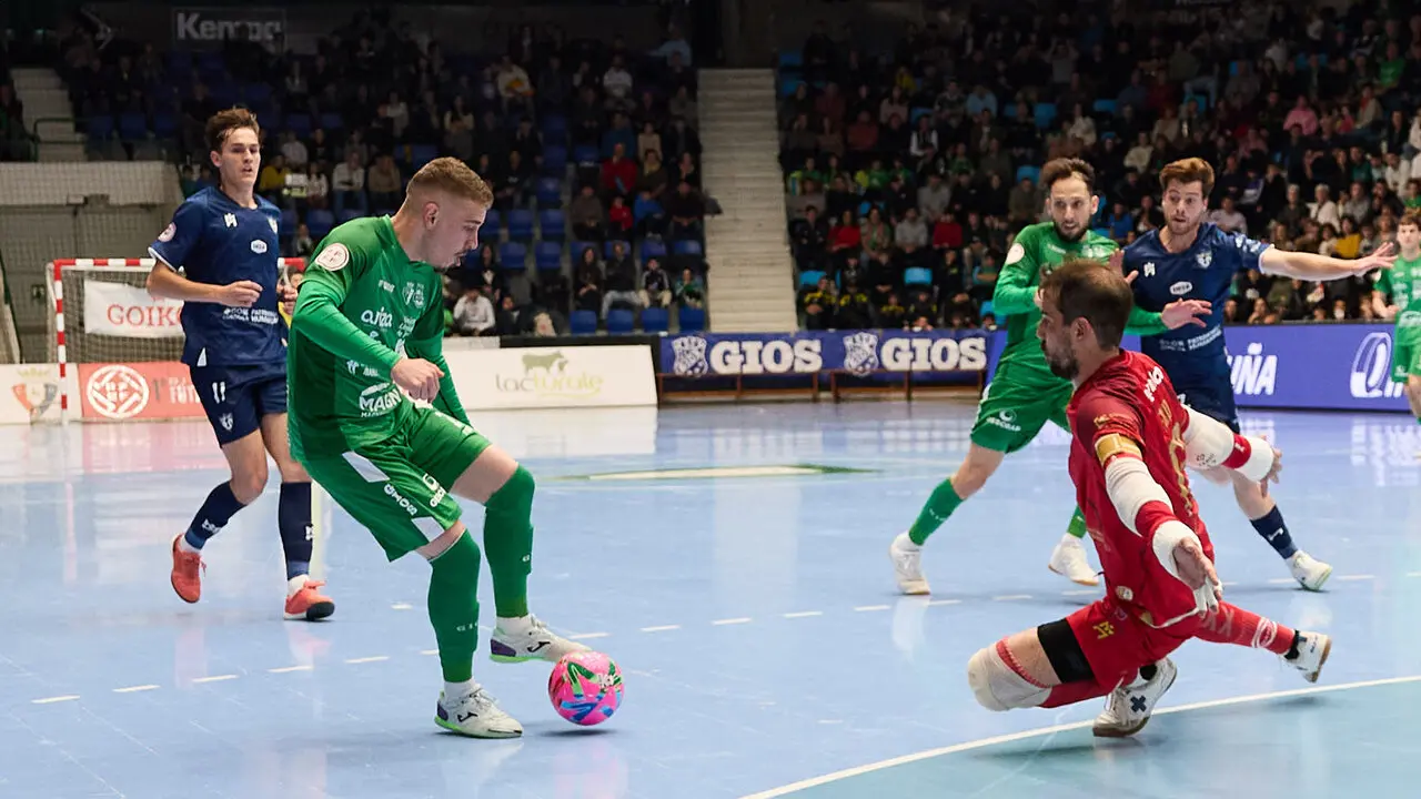 Partido de la Primera Divisi&oacute;n de F&uacute;tbol Sala entre Osasuna Magna Xota y C&oacute;rdoba Patrimonio de la Humanidad disputado en el pabell&oacute;n Anaitasuna. I&Ntilde;IGO ALZUGARAY