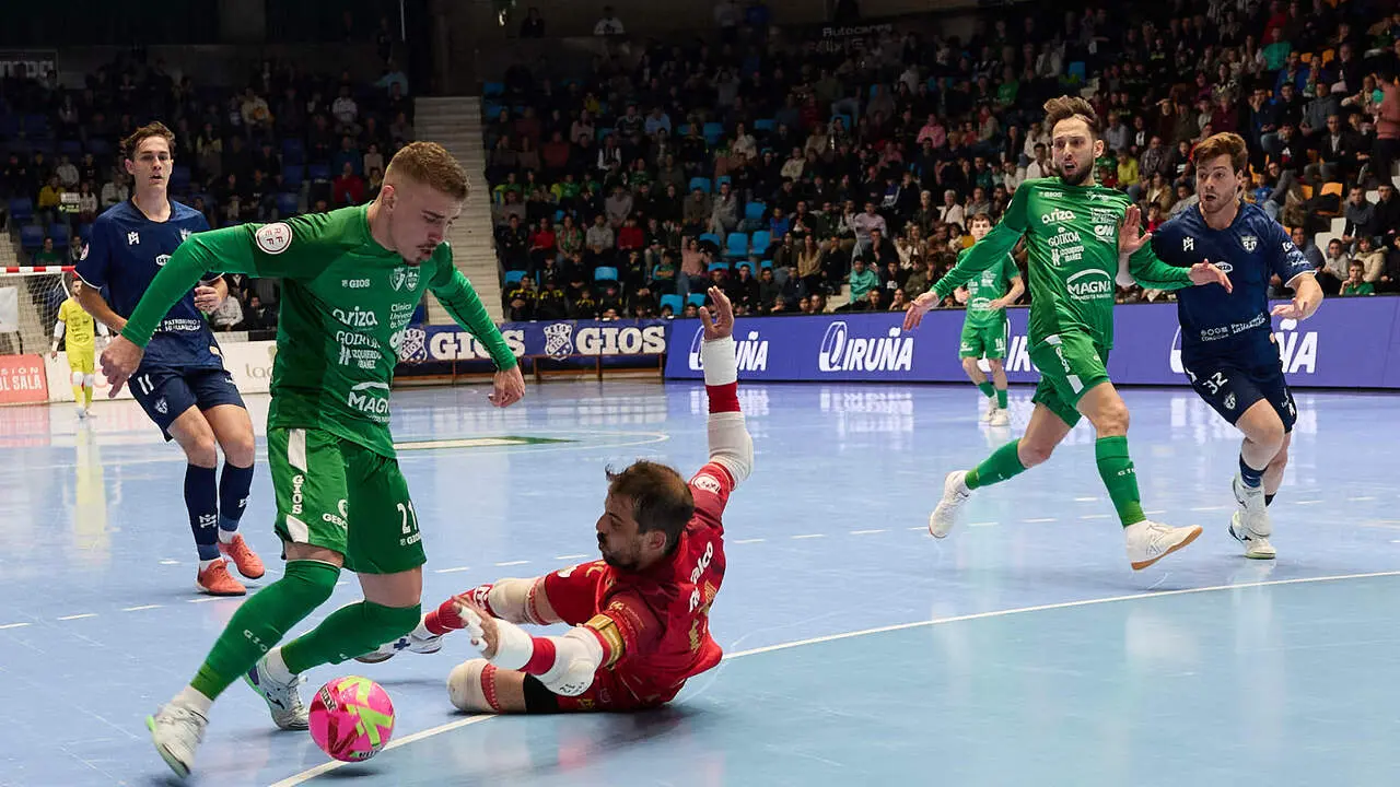 Partido de la Primera Divisi&oacute;n de F&uacute;tbol Sala entre Osasuna Magna Xota y C&oacute;rdoba Patrimonio de la Humanidad disputado en el pabell&oacute;n Anaitasuna. I&Ntilde;IGO ALZUGARAY