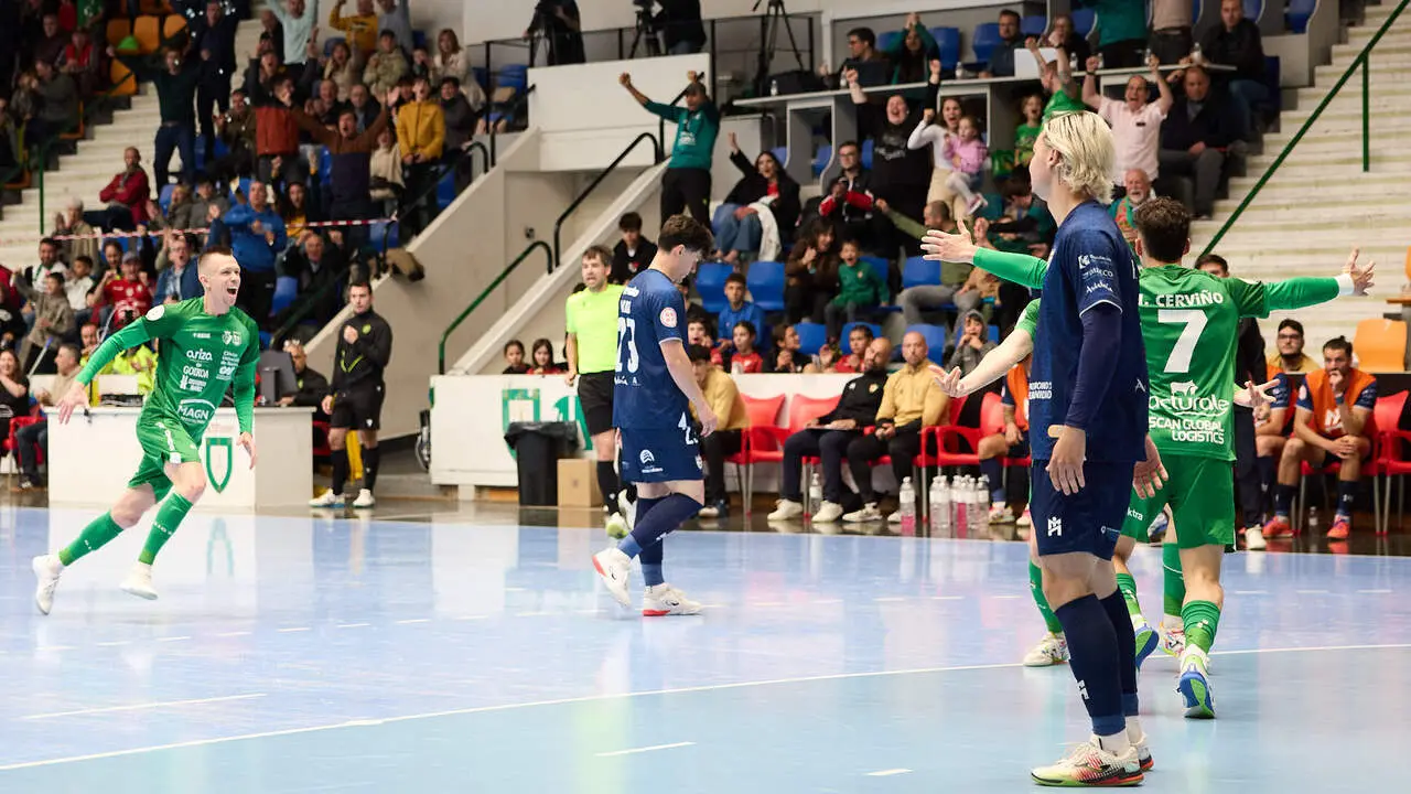 Partido de la Primera Divisi&oacute;n de F&uacute;tbol Sala entre Osasuna Magna Xota y C&oacute;rdoba Patrimonio de la Humanidad disputado en el pabell&oacute;n Anaitasuna. I&Ntilde;IGO ALZUGARAY