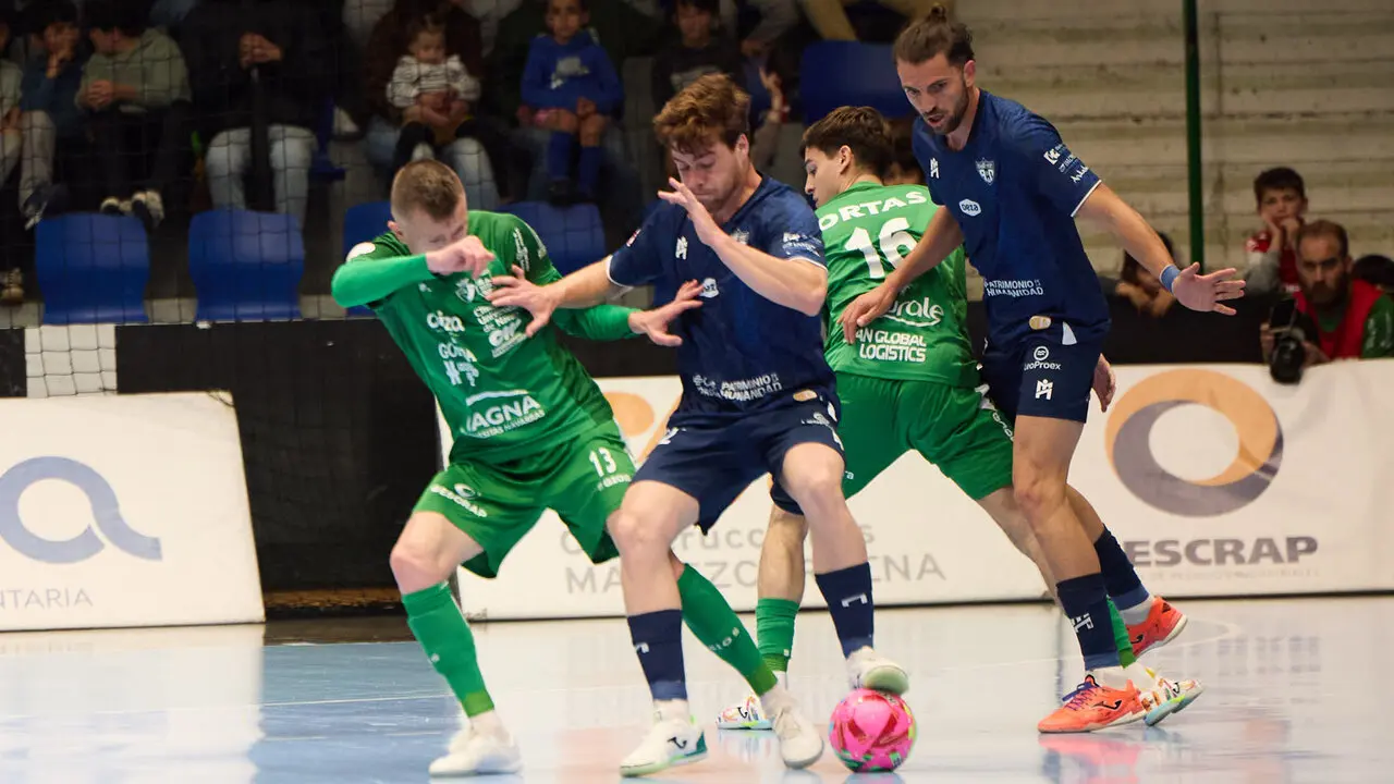 Partido de la Primera Divisi&oacute;n de F&uacute;tbol Sala entre Osasuna Magna Xota y C&oacute;rdoba Patrimonio de la Humanidad disputado en el pabell&oacute;n Anaitasuna. I&Ntilde;IGO ALZUGARAY