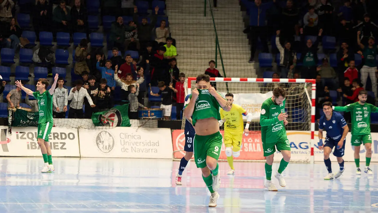 Partido de la Primera Divisi&oacute;n de F&uacute;tbol Sala entre Osasuna Magna Xota y C&oacute;rdoba Patrimonio de la Humanidad disputado en el pabell&oacute;n Anaitasuna. I&Ntilde;IGO ALZUGARAY