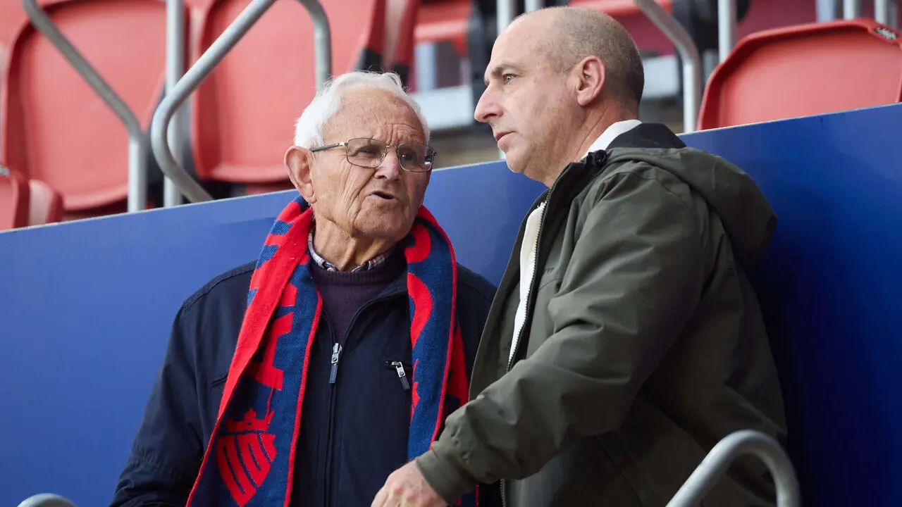 La grada del estadio de El Sadar durante el partido de La Liga EA Sports entre CA Osasuna y RCD Espanyol disputado en Pamplona. I&Ntilde;IGO ALZUGARAY