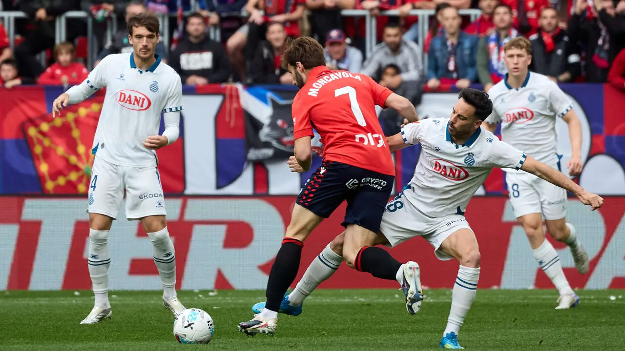 Partido de La Liga EA Sports entre CA Osasuna y RCD Espanyol disputado en el estadio de El Sadar en Pamplona. I&Ntilde;IGO ALZUGARAY