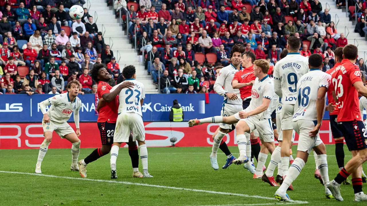 Partido de La Liga EA Sports entre CA Osasuna y RCD Espanyol disputado en el estadio de El Sadar en Pamplona. I&Ntilde;IGO ALZUGARAY