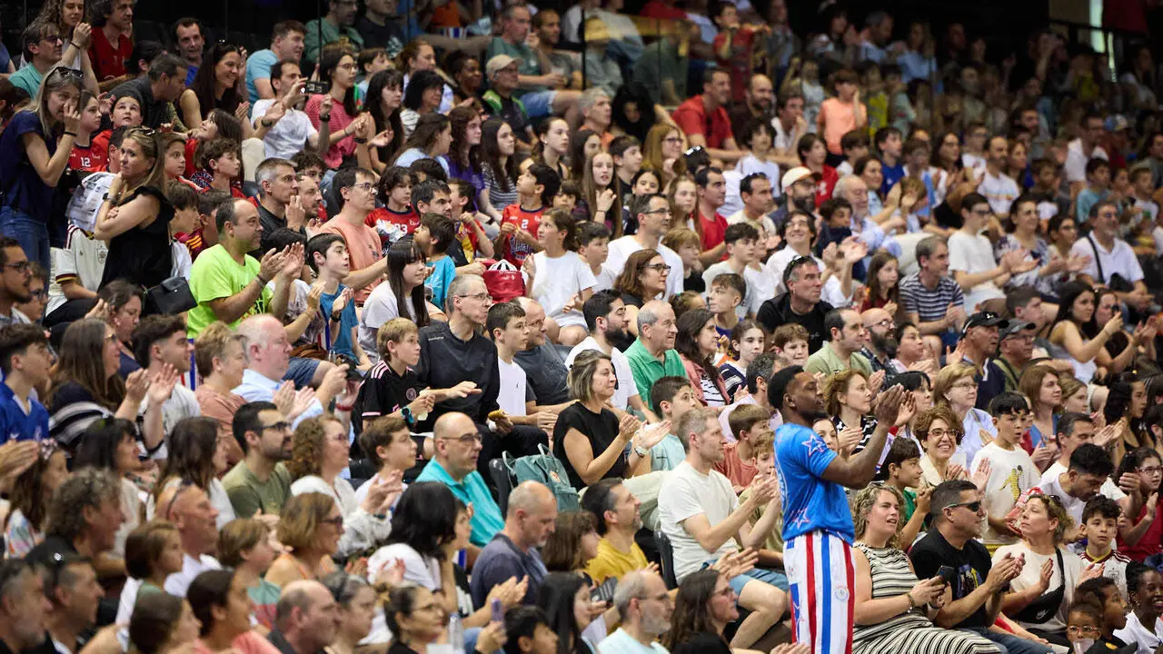 Gira del Centenario de los Harlem Globetrotters en el pabell&oacute;n Navarra Arena de Pamplona. I&Ntilde;IGO ALZUGARAY