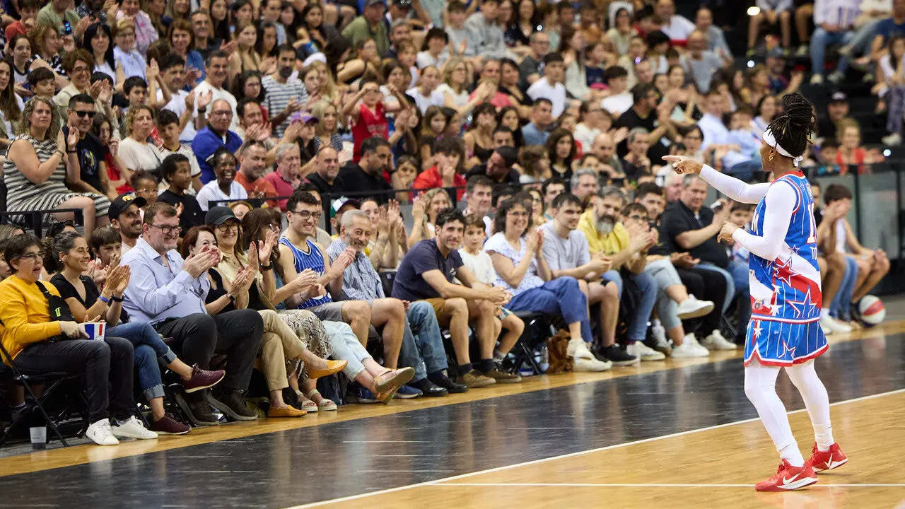 Gira del Centenario de los Harlem Globetrotters en el pabell&oacute;n Navarra Arena de Pamplona. I&Ntilde;IGO ALZUGARAY