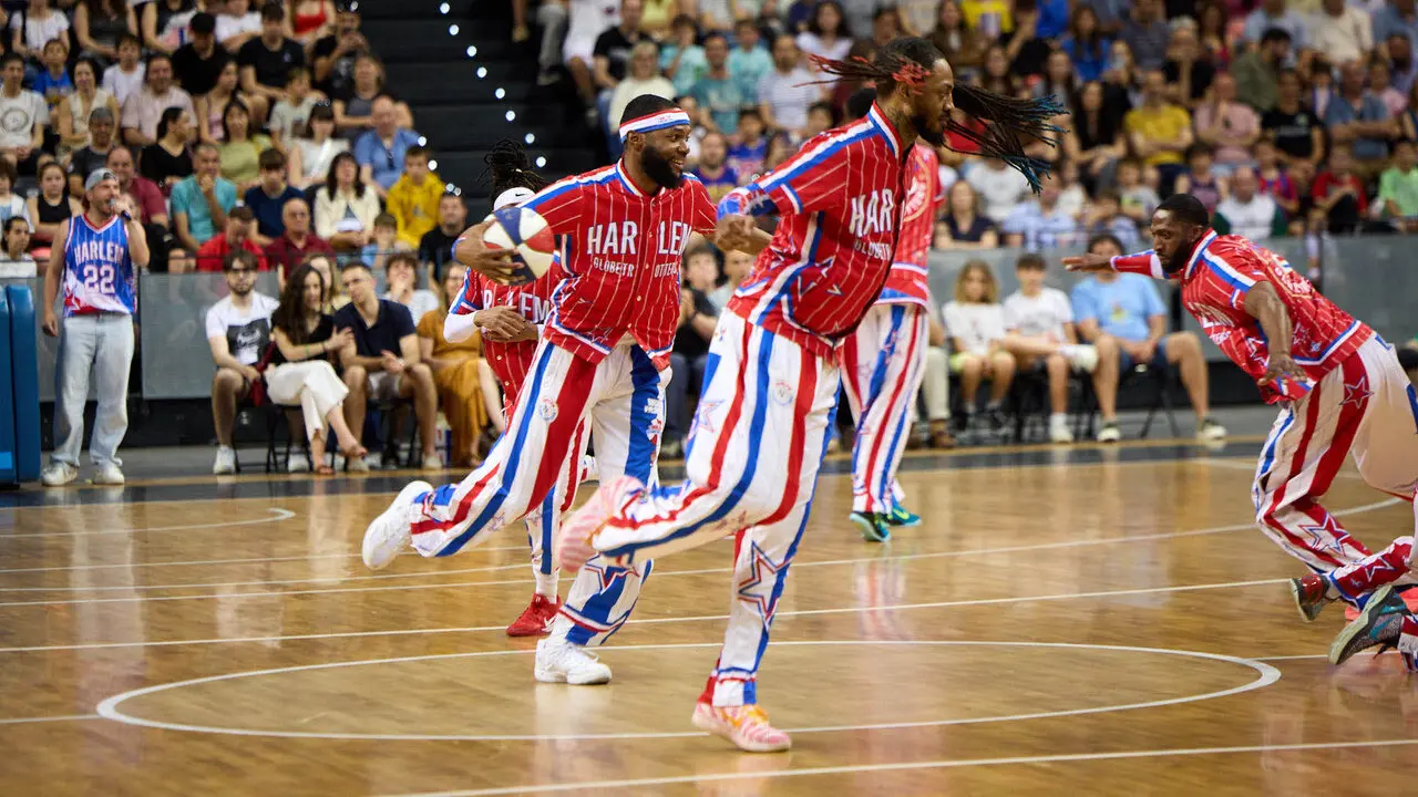 Gira del Centenario de los Harlem Globetrotters en el pabell&oacute;n Navarra Arena de Pamplona. I&Ntilde;IGO ALZUGARAY