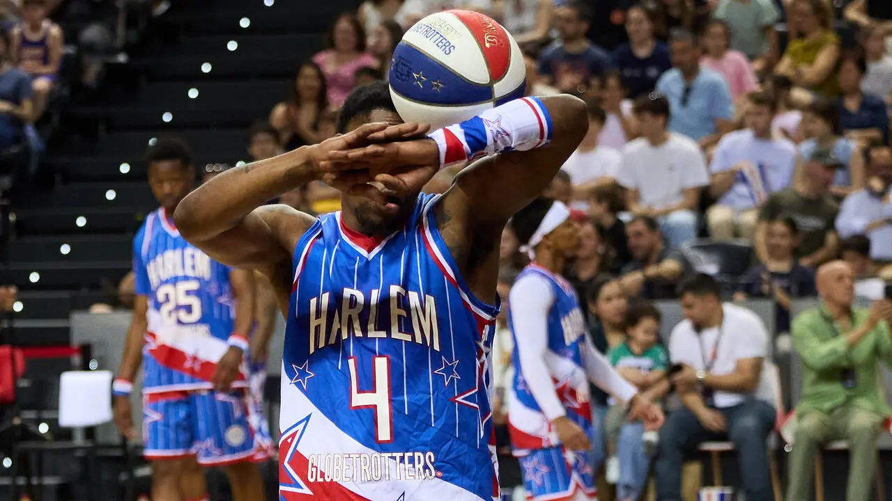 Gira del Centenario de los Harlem Globetrotters en el pabell&oacute;n Navarra Arena de Pamplona. I&Ntilde;IGO ALZUGARAY