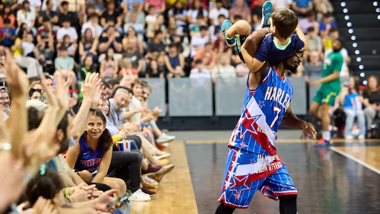 Gira del Centenario de los Harlem Globetrotters en el pabell&oacute;n Navarra Arena de Pamplona. I&Ntilde;IGO ALZUGARAY