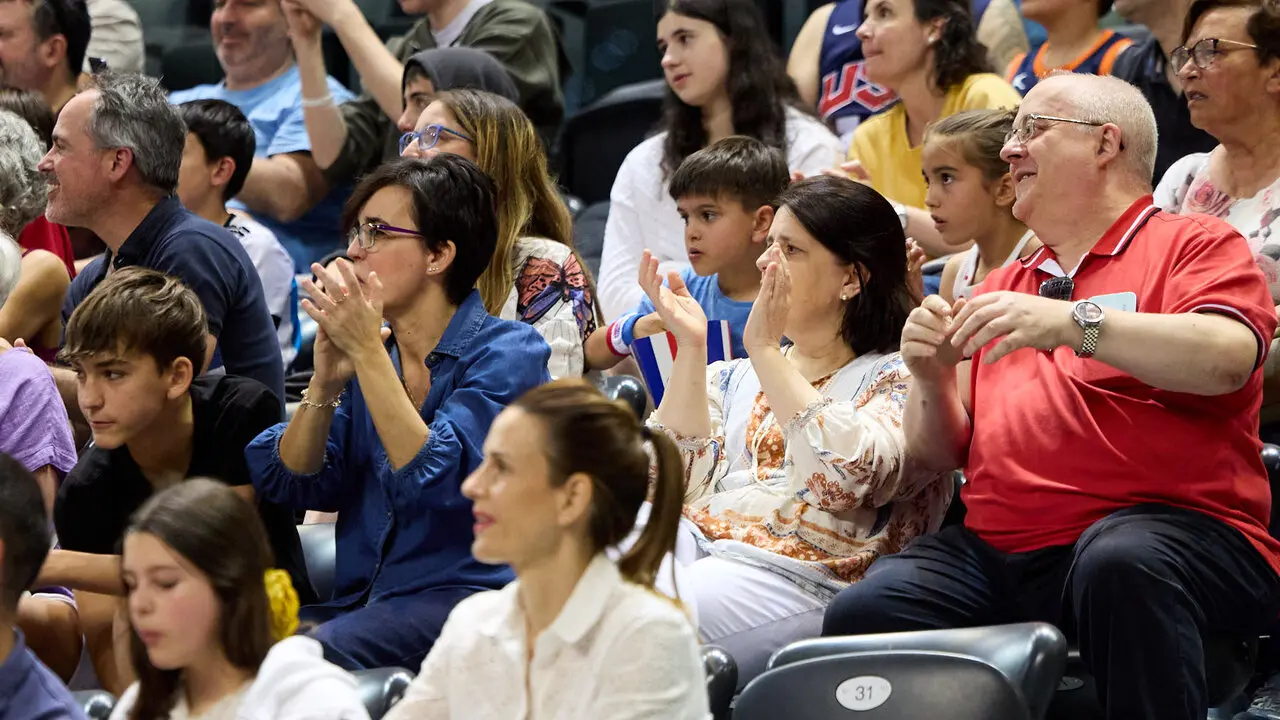 Gira del Centenario de los Harlem Globetrotters en el pabell&oacute;n Navarra Arena de Pamplona. I&Ntilde;IGO ALZUGARAY