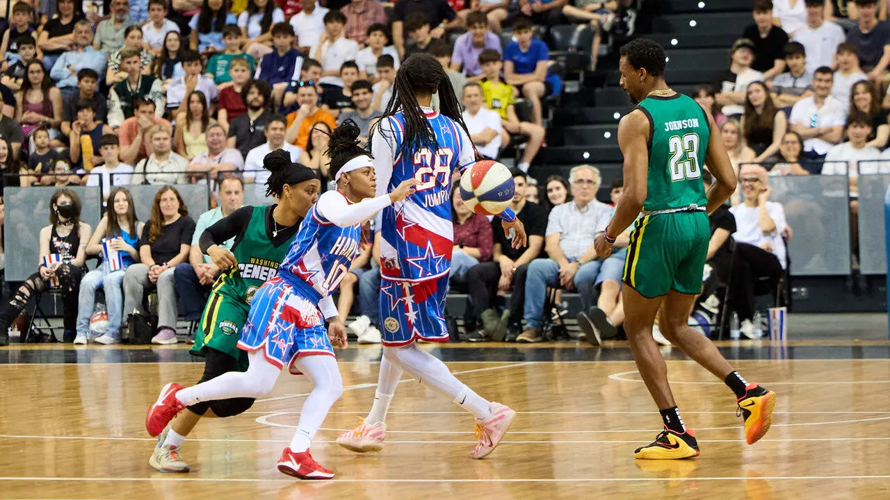 Gira del Centenario de los Harlem Globetrotters en el pabell&oacute;n Navarra Arena de Pamplona. I&Ntilde;IGO ALZUGARAY