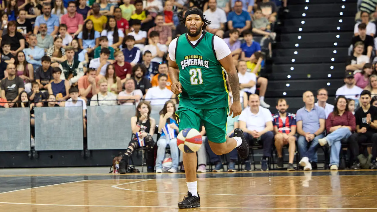 Gira del Centenario de los Harlem Globetrotters en el pabell&oacute;n Navarra Arena de Pamplona. I&Ntilde;IGO ALZUGARAY