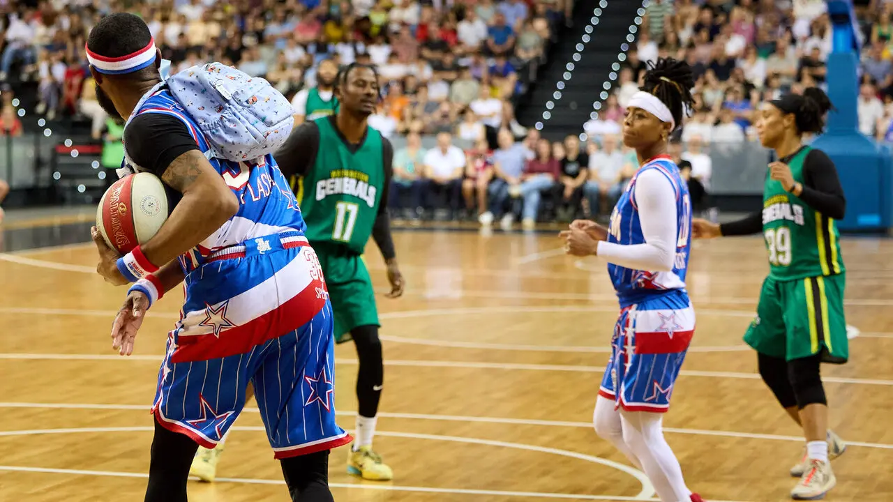 Gira del Centenario de los Harlem Globetrotters en el pabell&oacute;n Navarra Arena de Pamplona. I&Ntilde;IGO ALZUGARAY