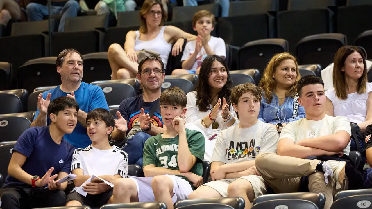 Gira del Centenario de los Harlem Globetrotters en el pabell&oacute;n Navarra Arena de Pamplona. I&Ntilde;IGO ALZUGARAY