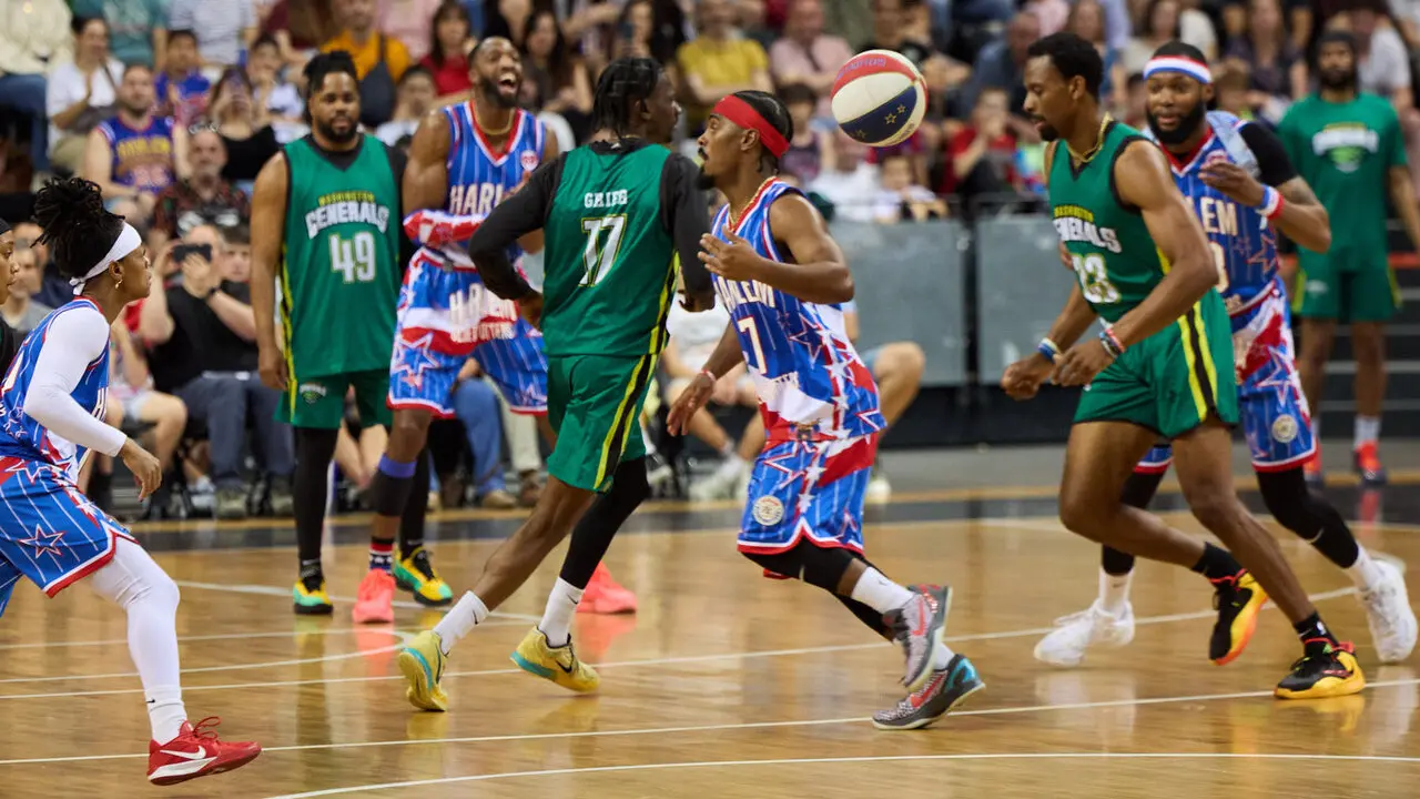 Gira del Centenario de los Harlem Globetrotters en el pabell&oacute;n Navarra Arena de Pamplona. I&Ntilde;IGO ALZUGARAY