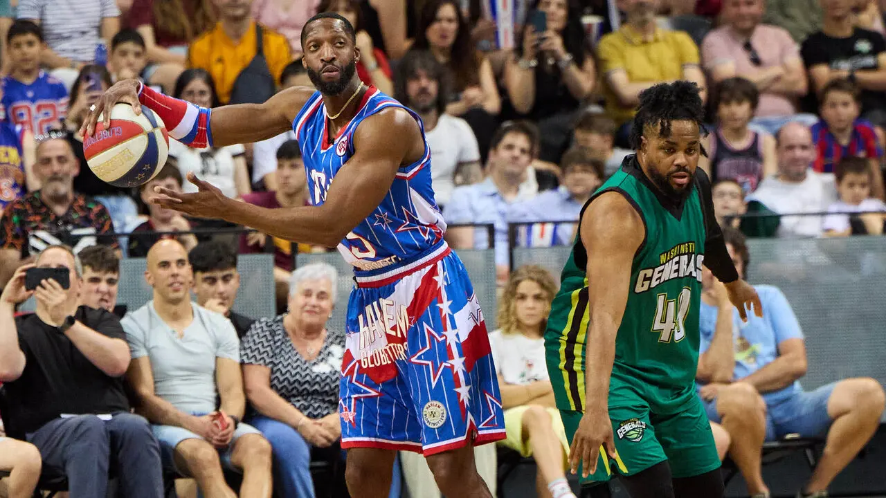 Gira del Centenario de los Harlem Globetrotters en el pabell&oacute;n Navarra Arena de Pamplona. I&Ntilde;IGO ALZUGARAY