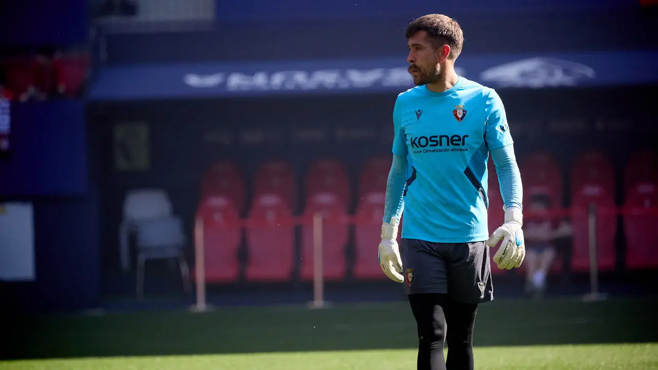 Entrenamiento de Osasuna a puerta abierta en El Sadar para recibir el apoyo de la afici&oacute;n y preparar el decisivo partido para la permanencia en La Liga EA Sport en Getafe. I&Ntilde;IGO ALZUGARAY