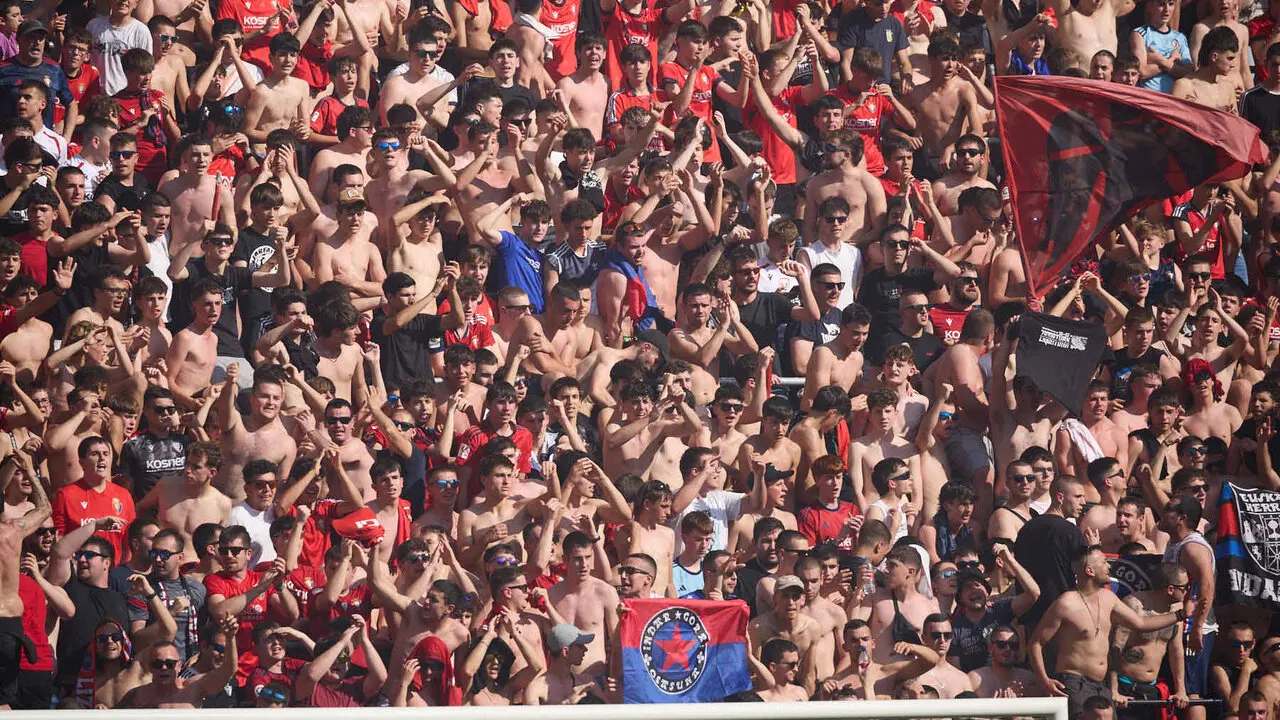 Entrenamiento de Osasuna a puerta abierta en El Sadar para recibir el apoyo de la afici&oacute;n y preparar el decisivo partido para la permanencia en La Liga EA Sport en Getafe. I&Ntilde;IGO ALZUGARAY