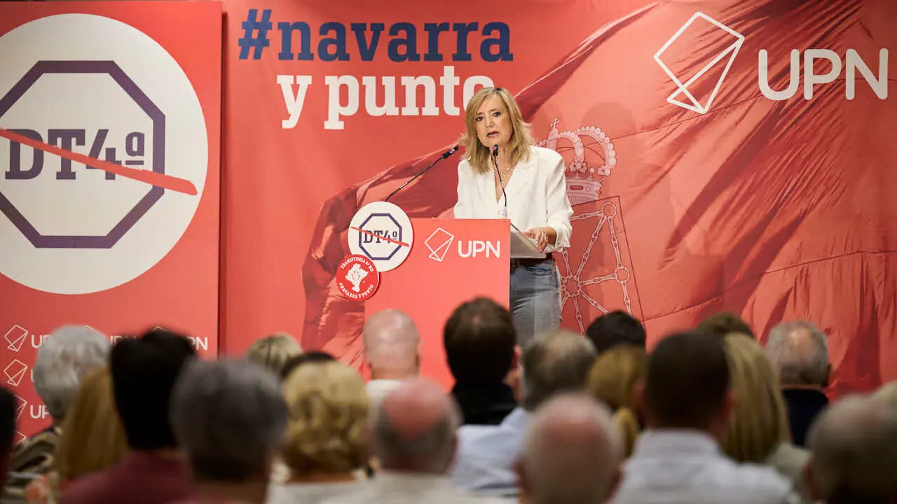 La presidenta de UPN, Cristina Ibarrola, interviene en la asamblea general anual de afiliados del partido. PABLO LASAOSA