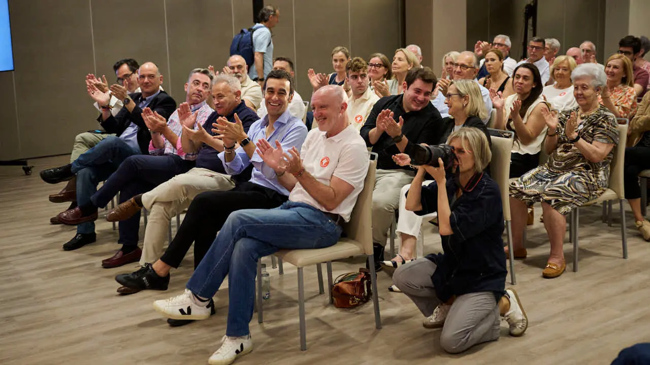 La presidenta de UPN, Cristina Ibarrola, interviene en la asamblea general anual de afiliados del partido. PABLO LASAOSA