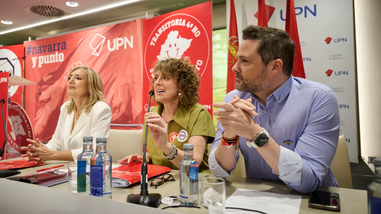 La presidenta de UPN, Cristina Ibarrola, interviene en la asamblea general anual de afiliados del partido. PABLO LASAOSA