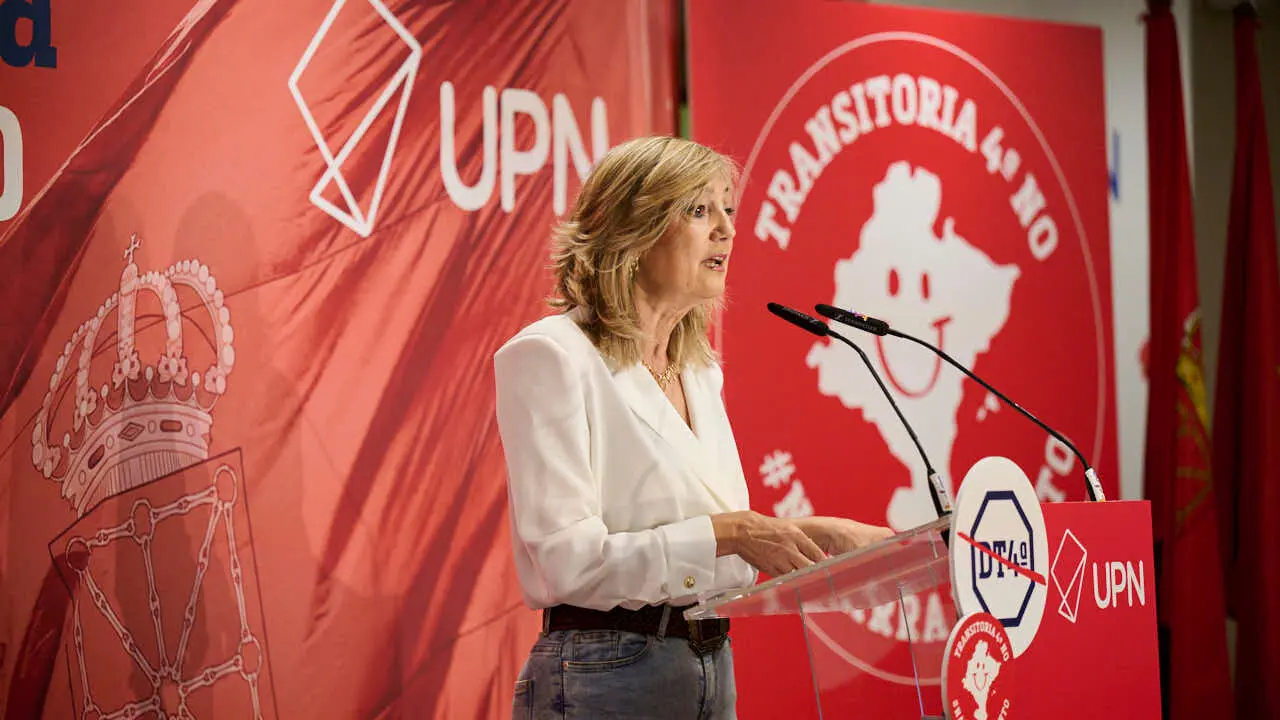 La presidenta de UPN, Cristina Ibarrola, interviene en la asamblea general anual de afiliados del partido. PABLO LASAOSA