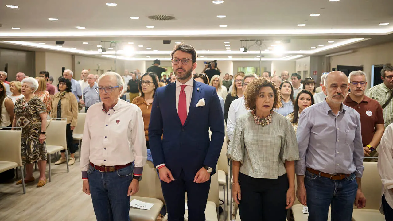 La presidenta de UPN, Cristina Ibarrola, interviene en la asamblea general anual de afiliados del partido. PABLO LASAOSA