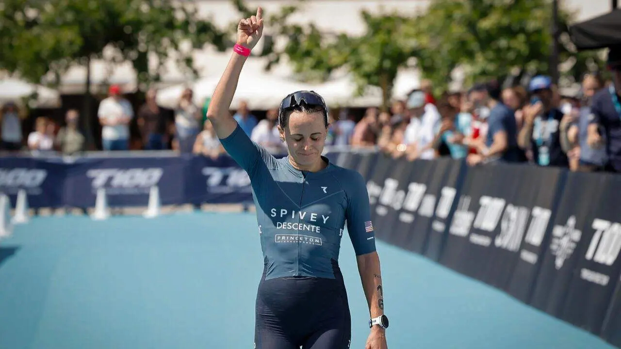 Prueba internacional Spain T100 Triathlon Pamplona Navarra. EFE VILLAR L&Oacute;PEZ