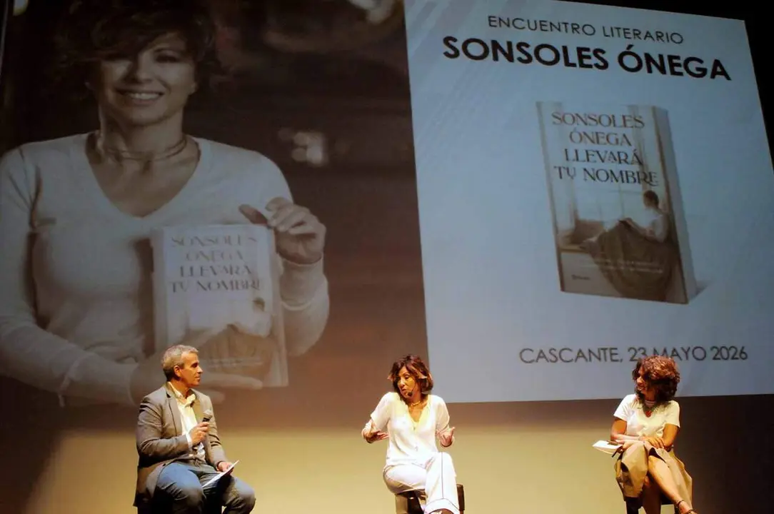 Sonsoles &Oacute;nega presenta en Cascante su libro Llevar&aacute; tu nombre. AMAYA LUQUI (12)