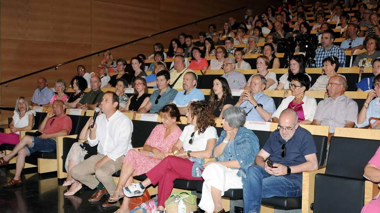 Sonsoles &Oacute;nega presenta en Cascante su libro Llevar&aacute; tu nombre. AMAYA LUQUI (15)