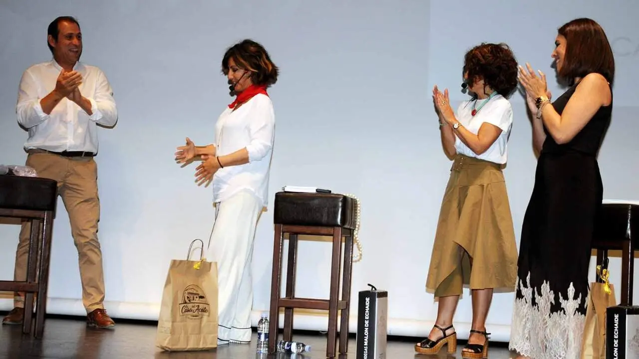 Sonsoles &Oacute;nega presenta en Cascante su libro Llevar&aacute; tu nombre. AMAYA LUQUI (21)