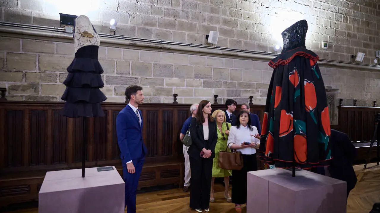 Presentaci&oacute;n a los medios de la exposici&oacute;n 'In&eacute;dito Valentino', que presentar&aacute;, por vez primera, grandes obras de alta costura, nunca antes expuestas, del dise&ntilde;ador, recientemente fallecido, Valentino Garavani. PABLO LASAOSA