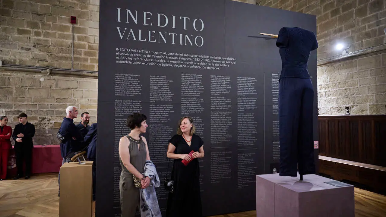 Presentaci&oacute;n a los medios de la exposici&oacute;n 'In&eacute;dito Valentino', que presentar&aacute;, por vez primera, grandes obras de alta costura, nunca antes expuestas, del dise&ntilde;ador, recientemente fallecido, Valentino Garavani. PABLO LASAOSA