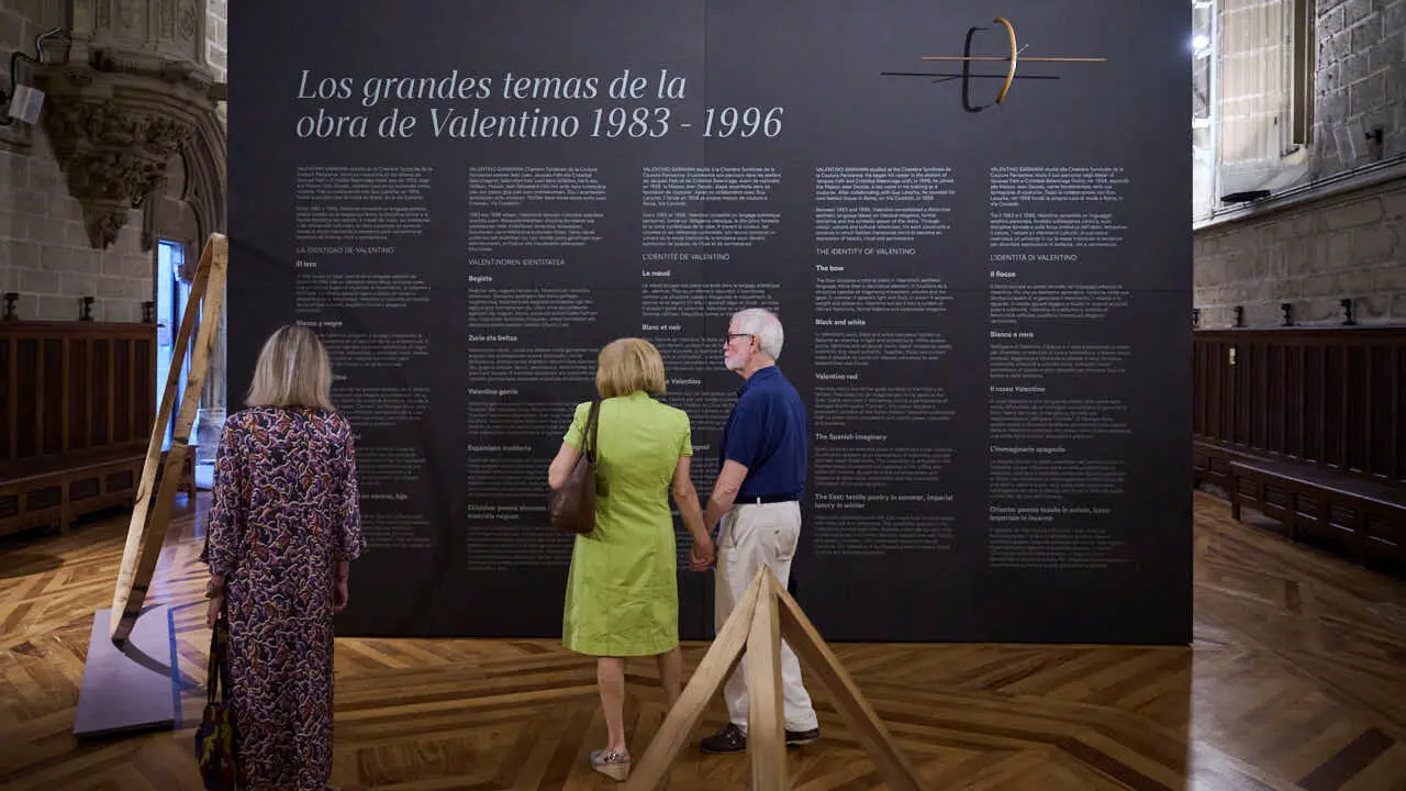 Presentaci&oacute;n a los medios de la exposici&oacute;n 'In&eacute;dito Valentino', que presentar&aacute;, por vez primera, grandes obras de alta costura, nunca antes expuestas, del dise&ntilde;ador, recientemente fallecido, Valentino Garavani. PABLO LASAOSA
