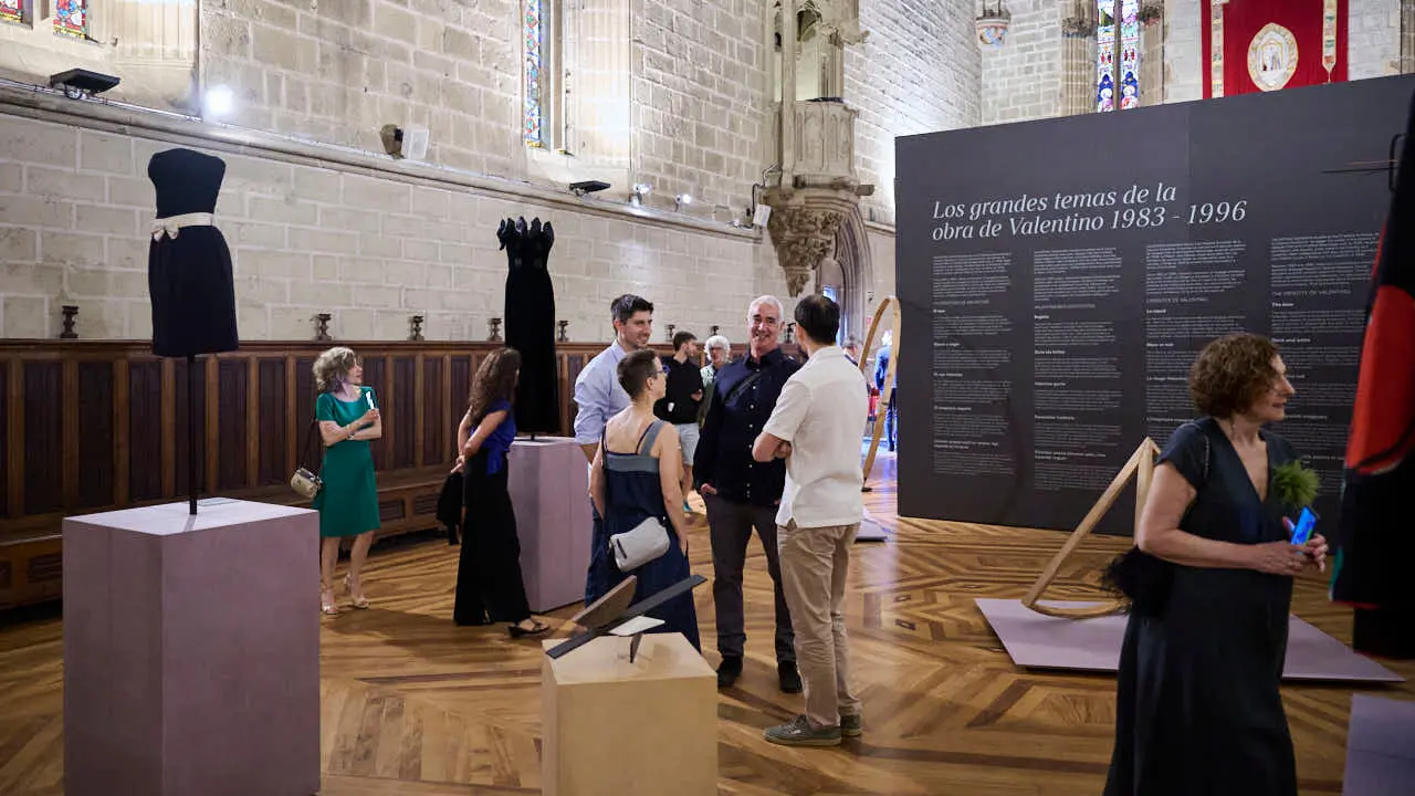 Presentaci&oacute;n a los medios de la exposici&oacute;n 'In&eacute;dito Valentino', que presentar&aacute;, por vez primera, grandes obras de alta costura, nunca antes expuestas, del dise&ntilde;ador, recientemente fallecido, Valentino Garavani. PABLO LASAOSA