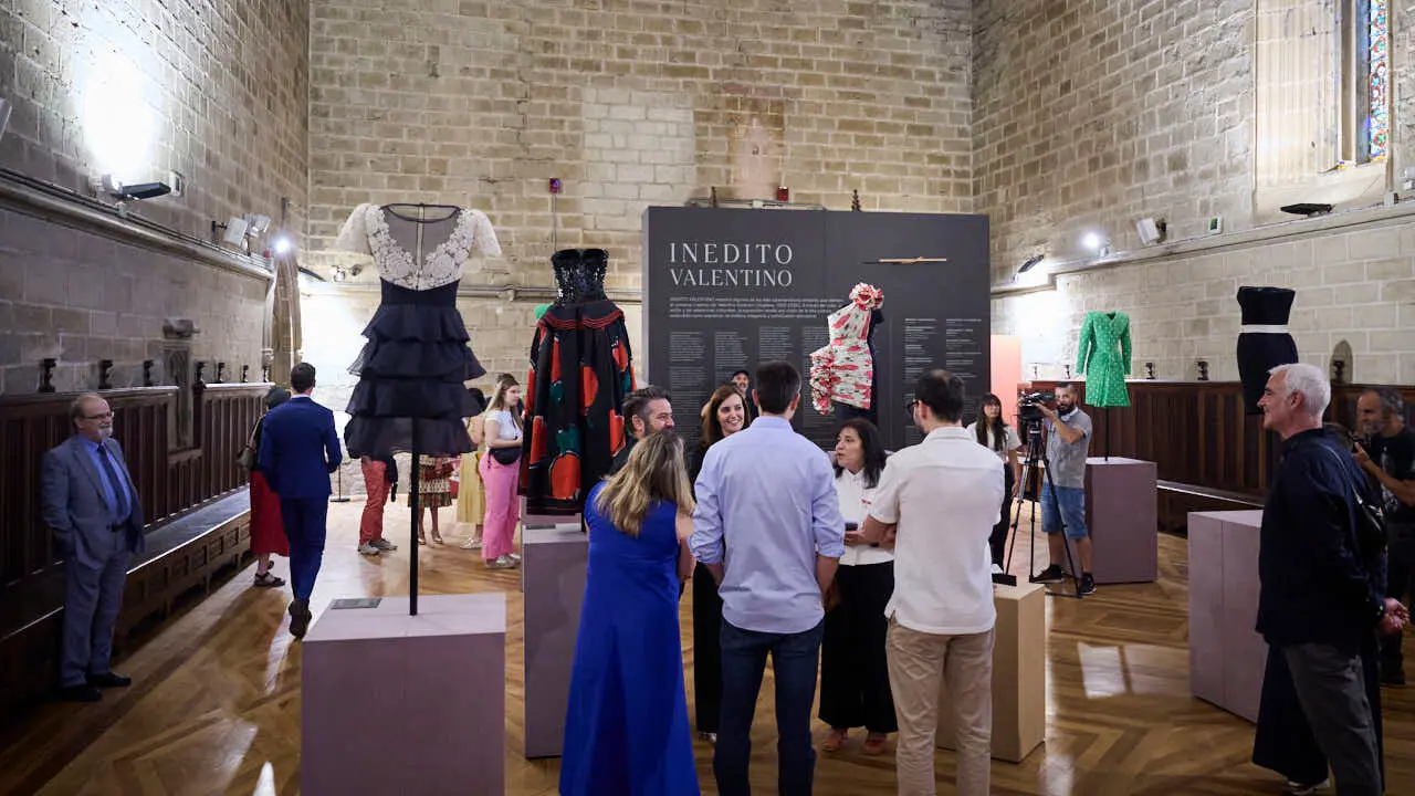 Presentaci&oacute;n a los medios de la exposici&oacute;n 'In&eacute;dito Valentino', que presentar&aacute;, por vez primera, grandes obras de alta costura, nunca antes expuestas, del dise&ntilde;ador, recientemente fallecido, Valentino Garavani. PABLO LASAOSA