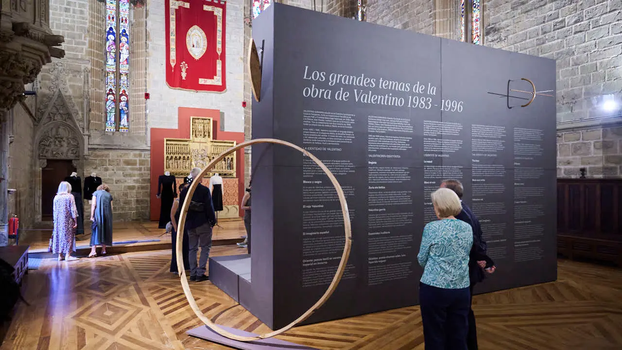 Presentaci&oacute;n a los medios de la exposici&oacute;n 'In&eacute;dito Valentino', que presentar&aacute;, por vez primera, grandes obras de alta costura, nunca antes expuestas, del dise&ntilde;ador, recientemente fallecido, Valentino Garavani. PABLO LASAOSA