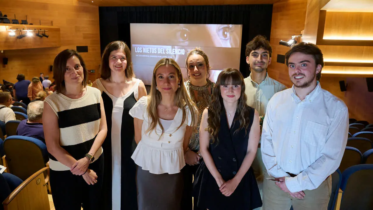 Estreno del documental 'Los nietos del silencio' , que narra el testimonio de tres nietos de v&iacute;ctimas mortales de ETA, seguido de una mesa redonda con los protagonistas del documental y el equipo del proyecto. PABLO LASAOSA