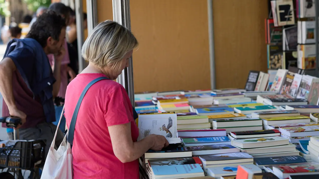 VI Feria del Libro de Navarra en la Plaza del Castillo de Pamplona. I&Ntilde;IGO ALZUGARAY