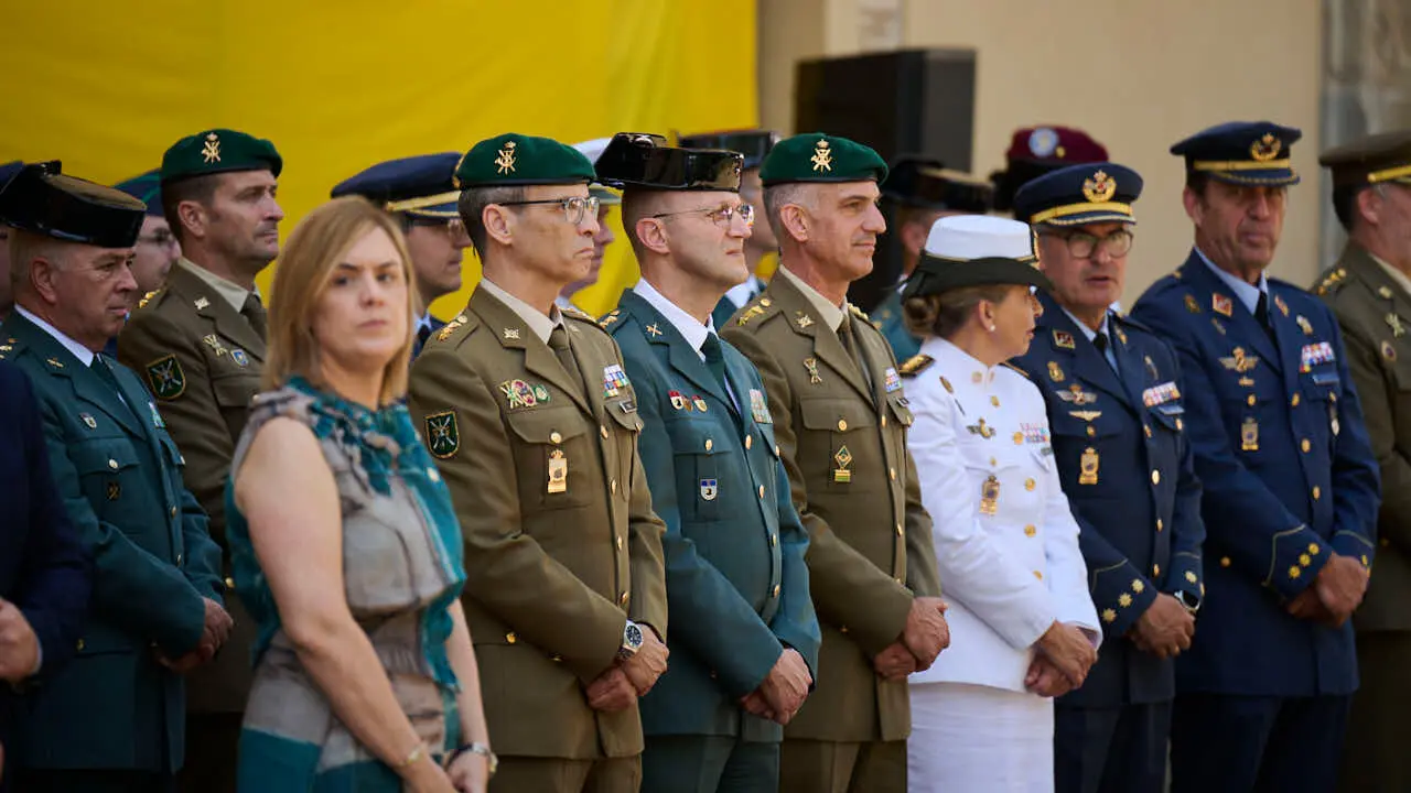 Acto Institucional del &ldquo;D&iacute;a de la Delegaci&oacute;n de Defensa en la Comunidad Foral de Navarra&rdquo;, en el que se reconoce a la Federaci&oacute;n de Casas Regionales en Navarra como al Jefe Superior de Polic&iacute;a Nacional de Navarra. PABLO LASAOSA
