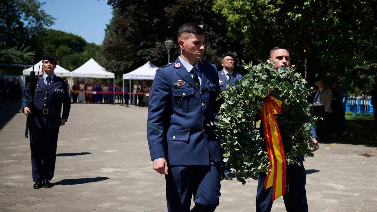 Acto Institucional del &ldquo;D&iacute;a de la Delegaci&oacute;n de Defensa en la Comunidad Foral de Navarra&rdquo;, en el que se reconoce a la Federaci&oacute;n de Casas Regionales en Navarra como al Jefe Superior de Polic&iacute;a Nacional de Navarra. PABLO LASAOSA