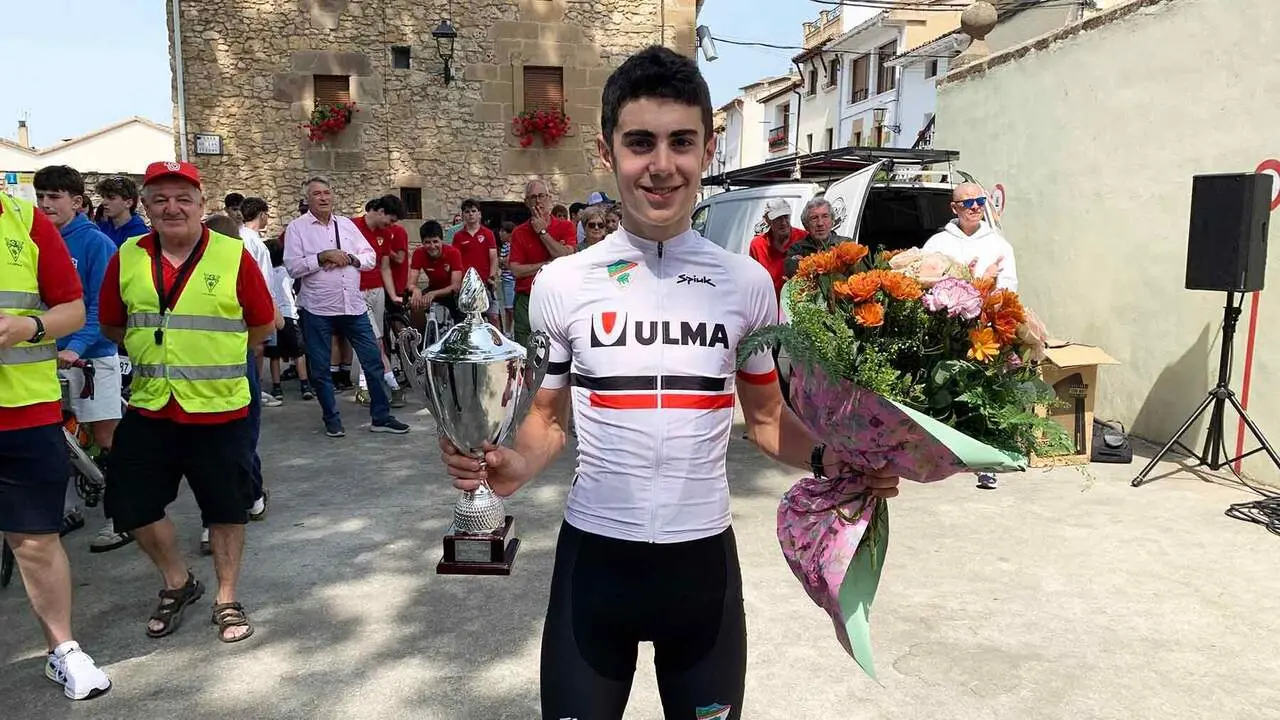 Murieta celebra la fiesta del mayo con carrera ciclista, aperitivo y m&uacute;sica en el front&oacute;n. Navarra.com