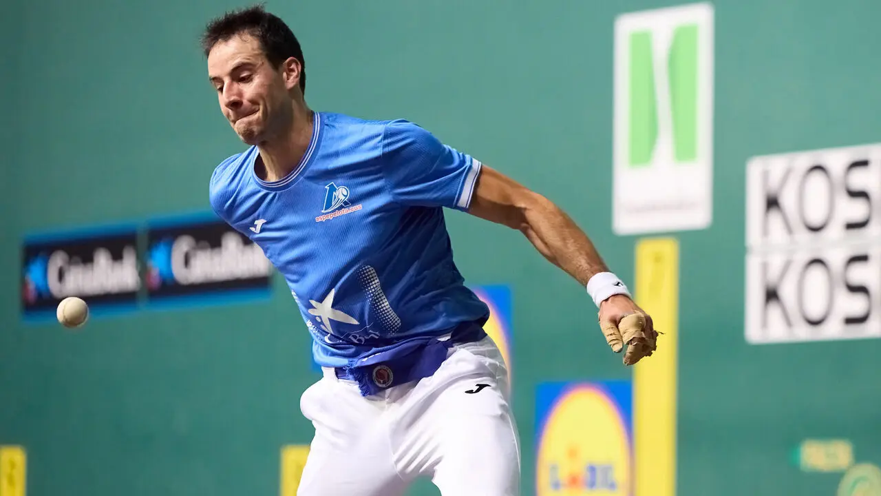 Final del Campeonato Manomanista de pelota vasca entre I&ntilde;aki Artola y Dar&iacute;o G&oacute;mez disputada en el pabell&oacute;n Navarra Arena de Pamplona. I&Ntilde;IGO ALZUGARAY