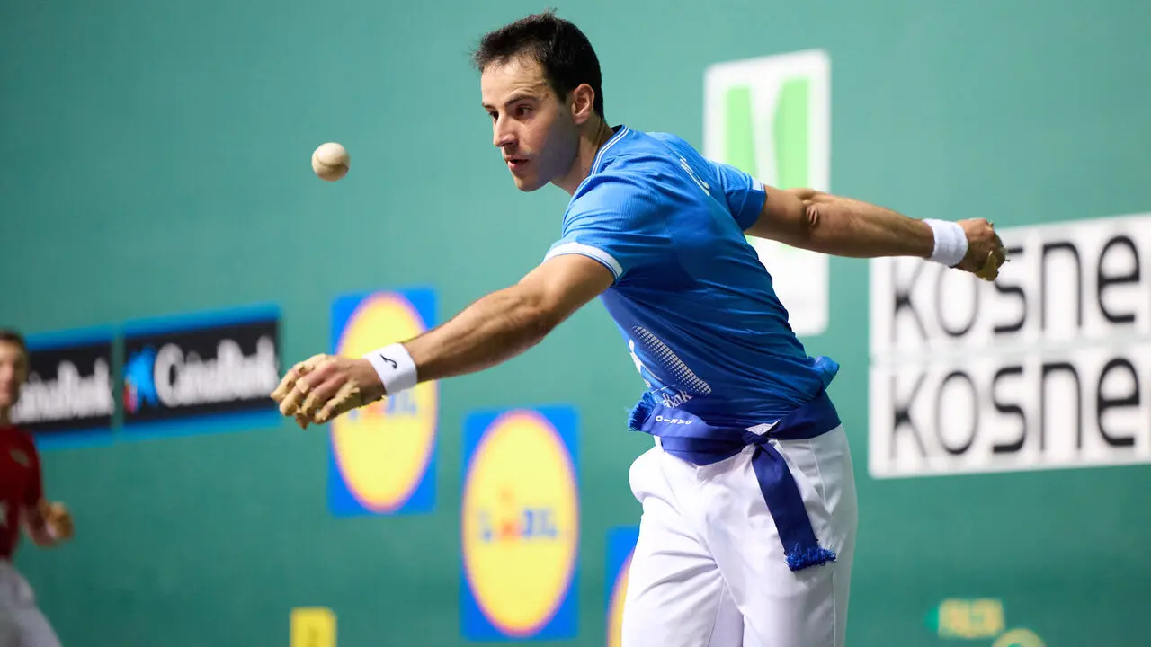Final del Campeonato Manomanista de pelota vasca entre I&ntilde;aki Artola y Dar&iacute;o G&oacute;mez disputada en el pabell&oacute;n Navarra Arena de Pamplona. I&Ntilde;IGO ALZUGARAY