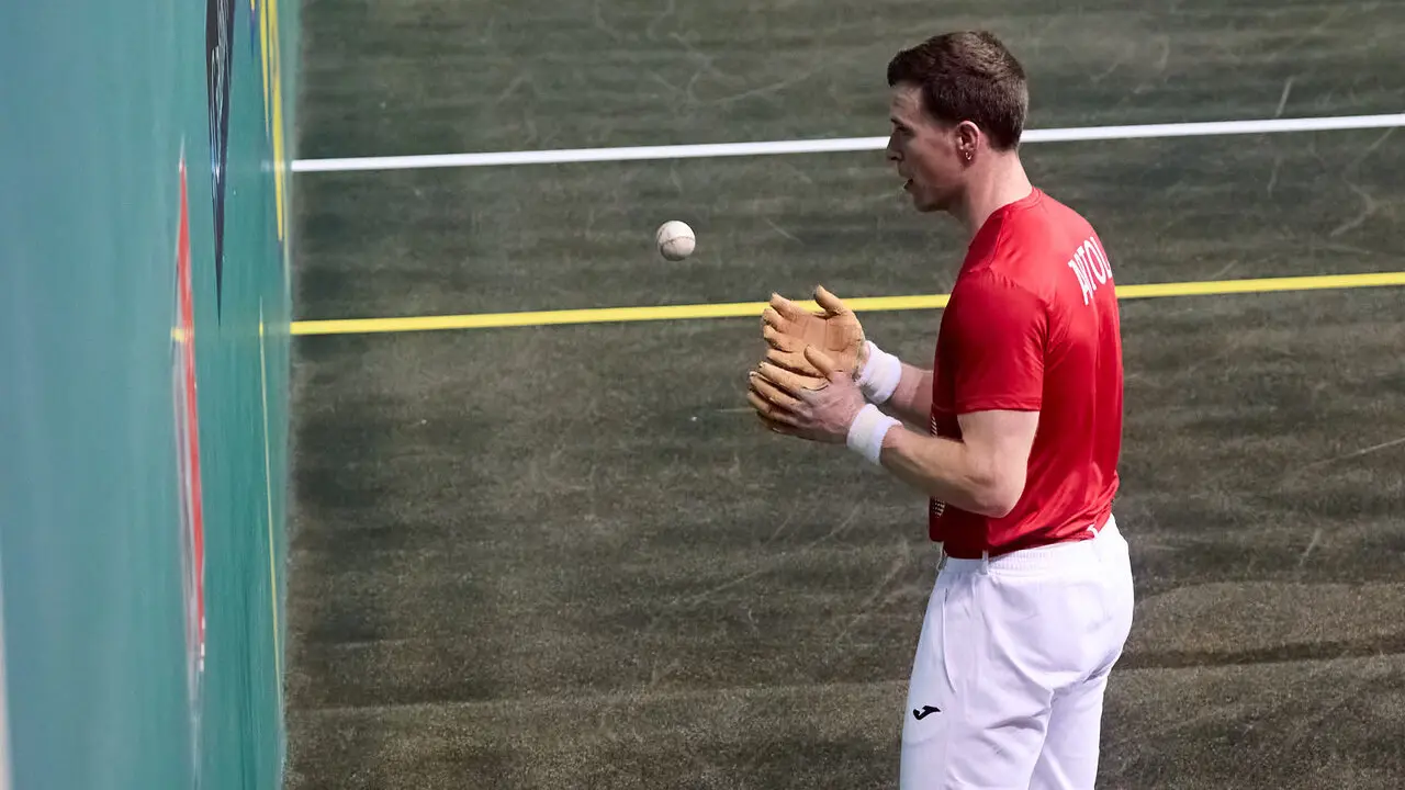 Final del Campeonato Manomanista de pelota vasca entre I&ntilde;aki Artola y Dar&iacute;o G&oacute;mez disputada en el pabell&oacute;n Navarra Arena de Pamplona. I&Ntilde;IGO ALZUGARAY