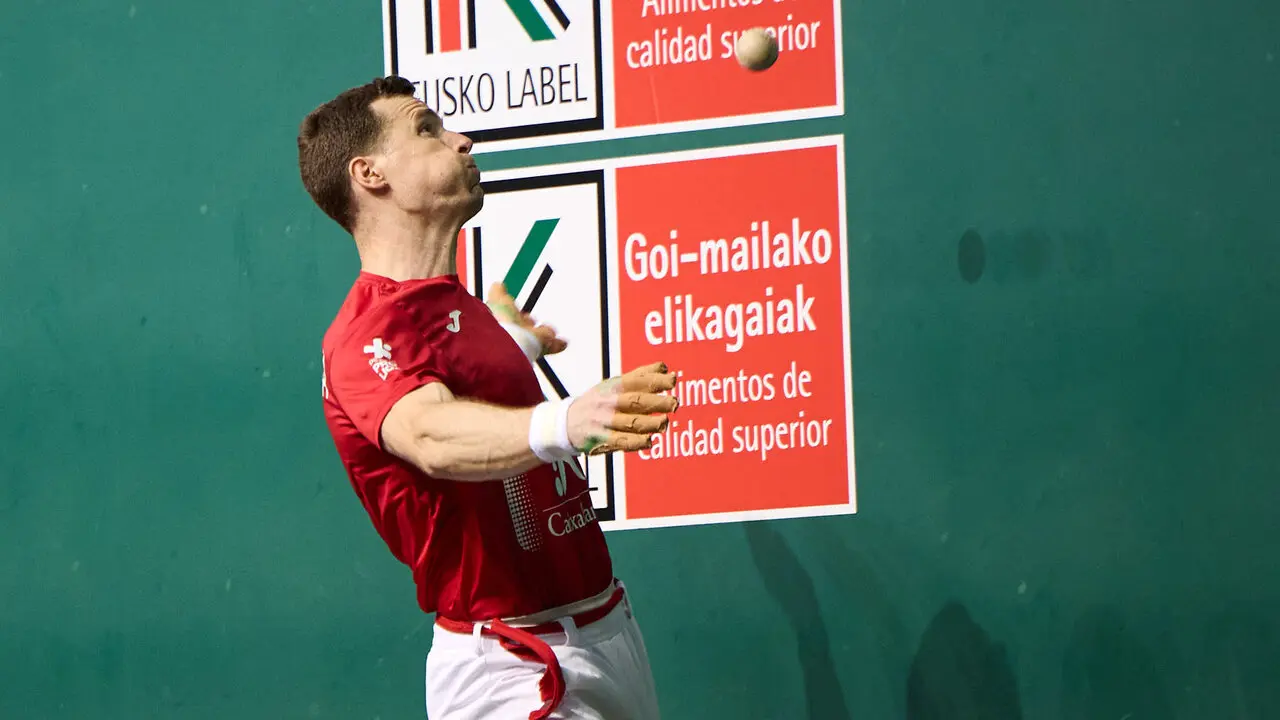 Final del Campeonato Manomanista de pelota vasca entre I&ntilde;aki Artola y Dar&iacute;o G&oacute;mez disputada en el pabell&oacute;n Navarra Arena de Pamplona. I&Ntilde;IGO ALZUGARAY