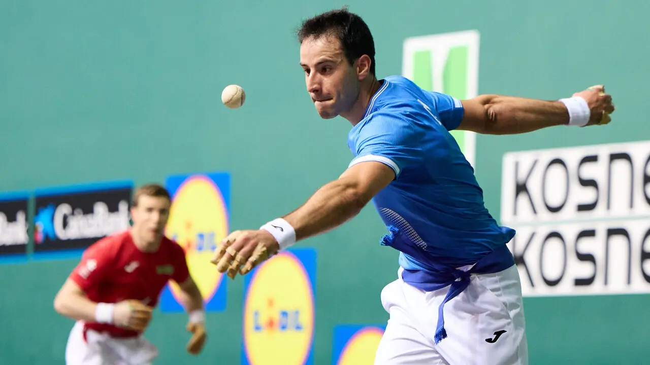Final del Campeonato Manomanista de pelota vasca entre I&ntilde;aki Artola y Dar&iacute;o G&oacute;mez disputada en el pabell&oacute;n Navarra Arena de Pamplona. I&Ntilde;IGO ALZUGARAY